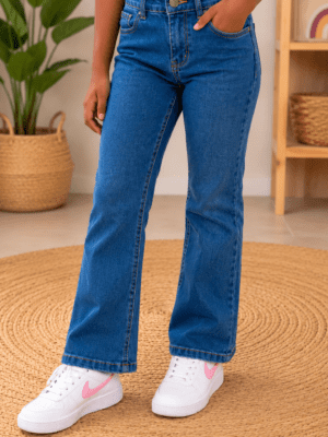 ✨ Classic Blue Kids Denim Jeans 💙 A wardrobe essential for every little fashionista! Comfortable, stylish, and easy to pair with any top for everyday wear or special outings. 👧 Ages: 1–10 Years 💰 Price: GHS 55 📩 DM to order or WhatsApp us today!